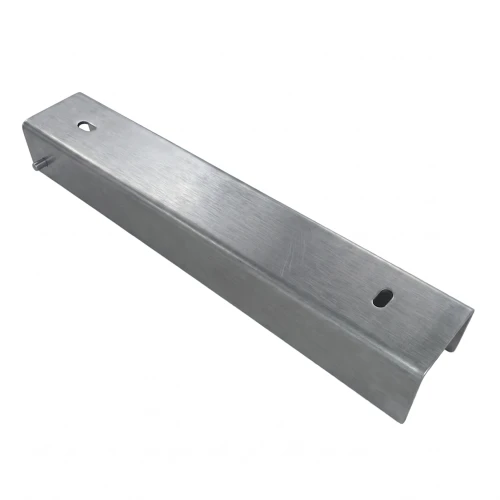 Profilato a C collegamento staffa per zoccolo 300x50 zincato GPV-700-54 (1)