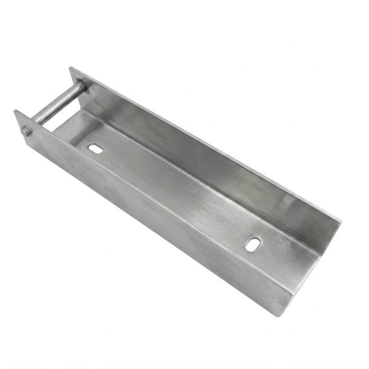 Profilo a C di collegamento per zoccolo 200x50 zincato GPV-700-34 (2)