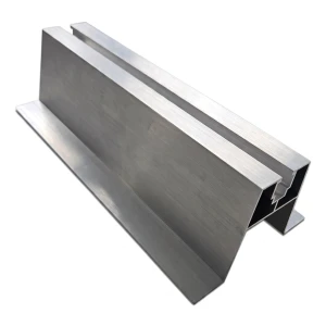Supporto trapezoidale obliquo con guarnizione EPDM H63 L330 – adattatore in alluminio per tetto fotovoltaico